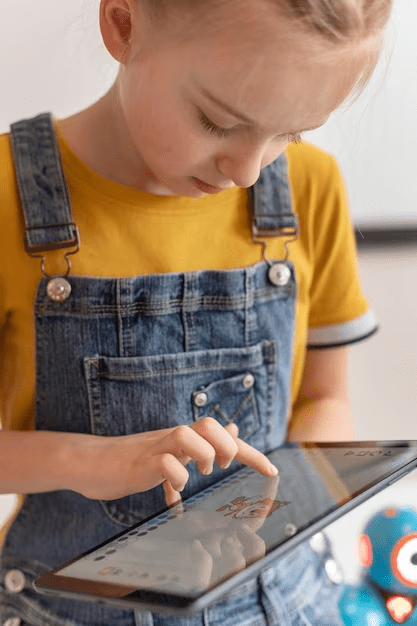 A child learning through digital flashcard