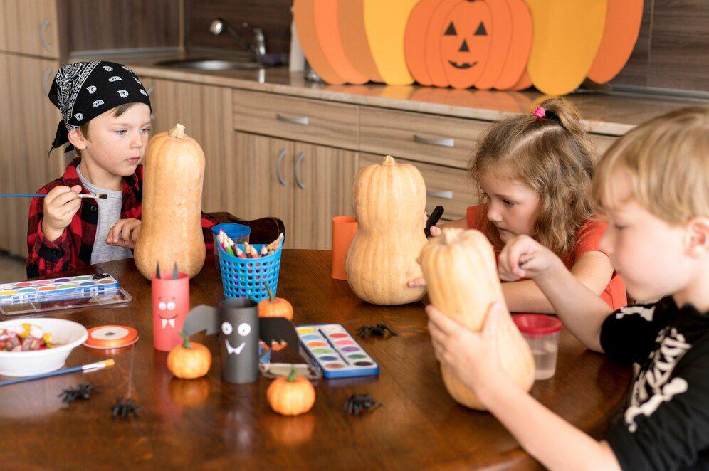 One of the simplest yet most effective activities is pumpkin counting. Children can collect mini pumpkins, count them, compare their sizes, and sort them by color.